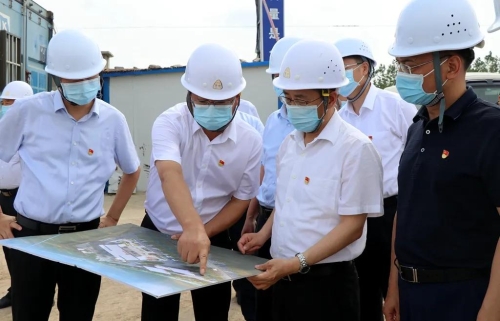 吴本辉在察看交通重点项目建设工作时强调工程建设与疫情防控两手抓